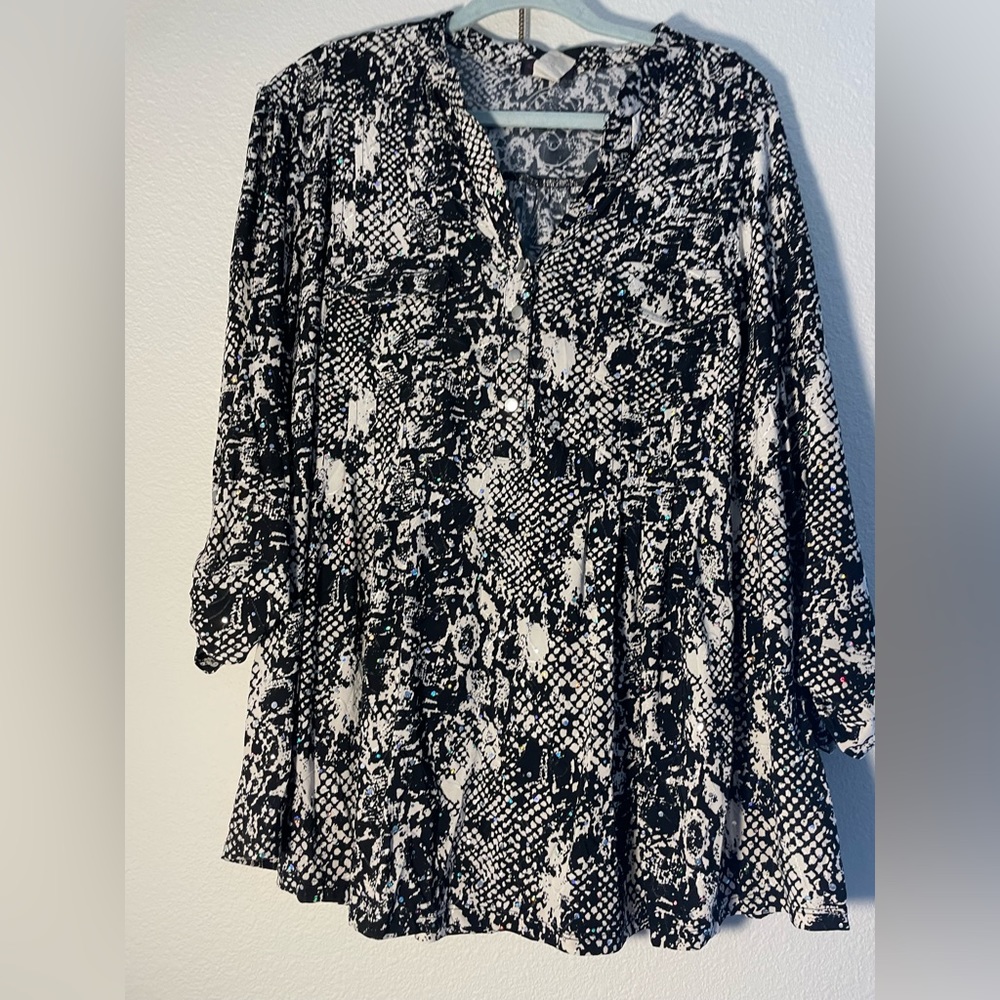 Woman’s Blouse🖤🤍